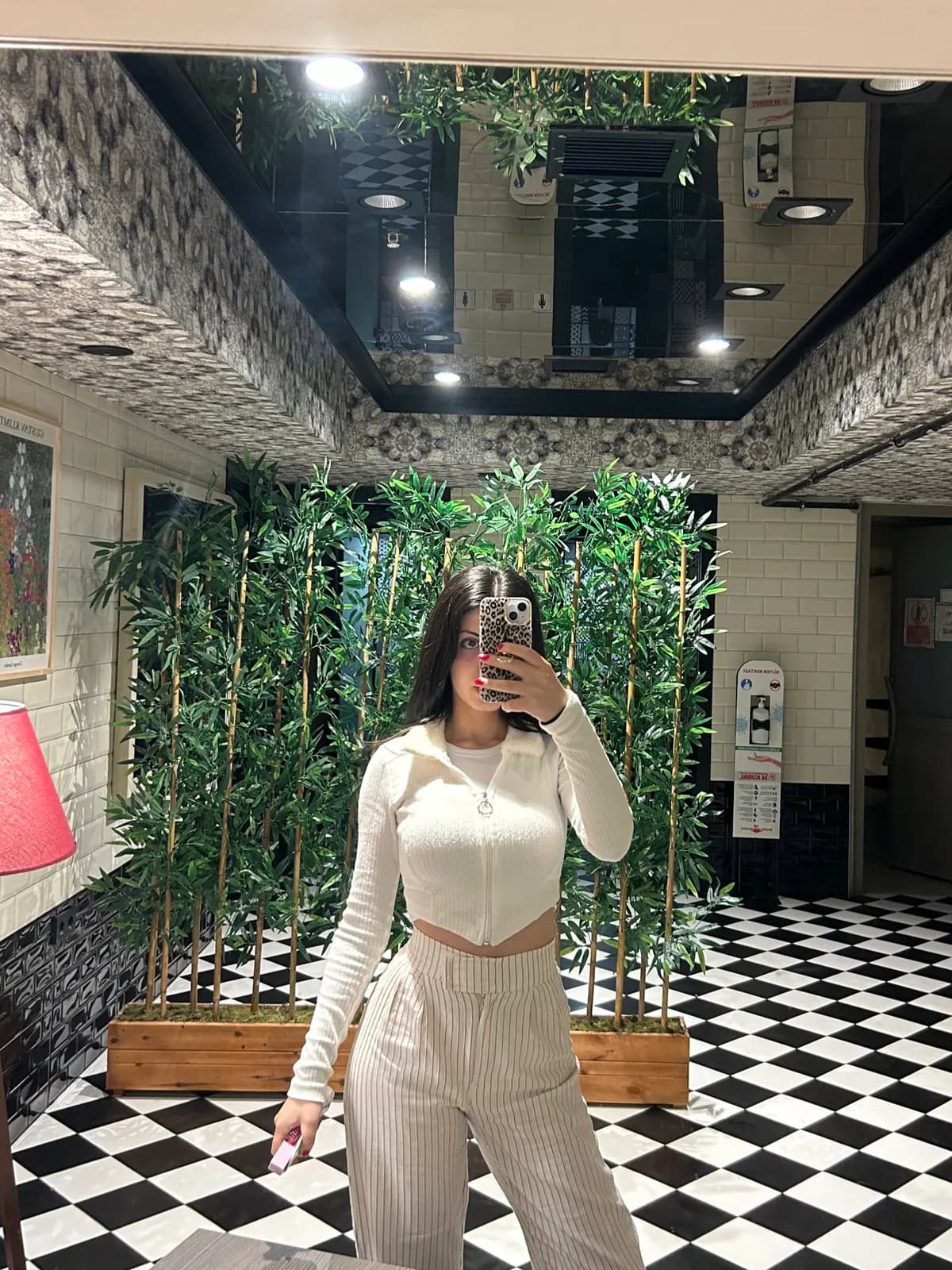 Melike · 27 yaş · Kadıköy bireysel masöz · Özbek masöz · profil fotoğrafı