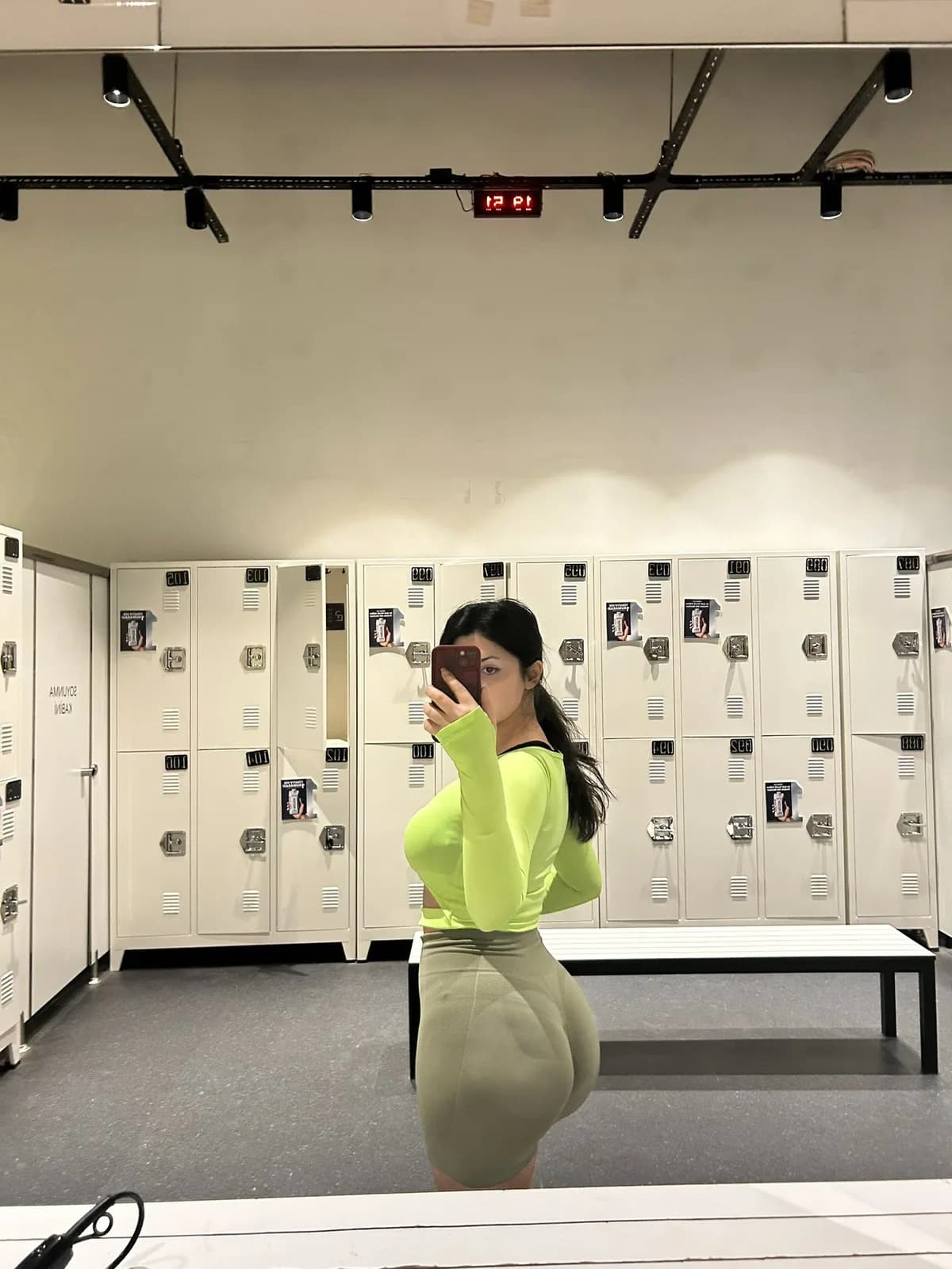 Saliha · 21 yaş · Kadıköy bireysel masöz · Türk masöz · profil fotoğrafı