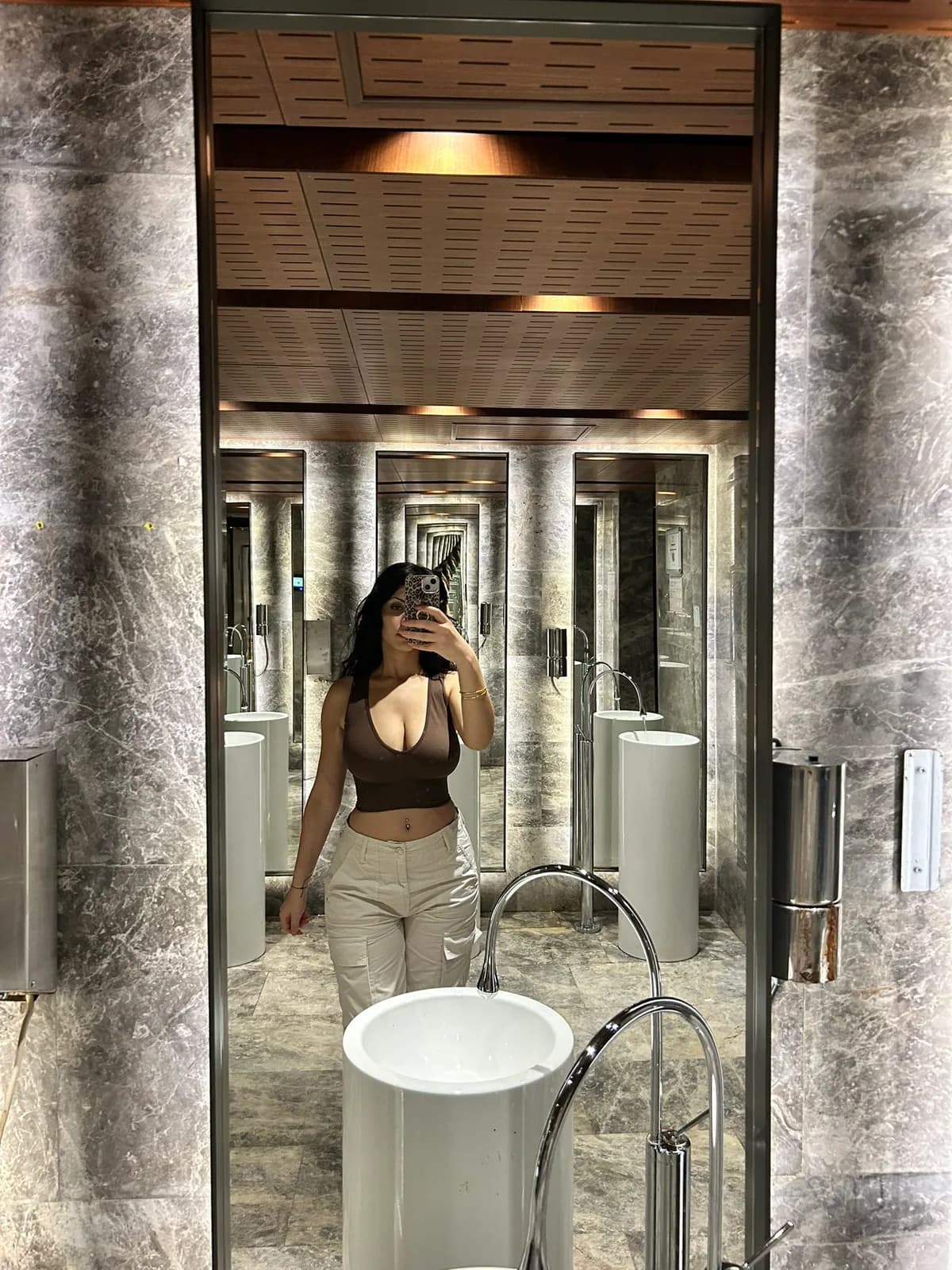 Dilan · 22 yaş · Bahçelievler bireysel masöz · Türk masöz · profil fotoğrafı
