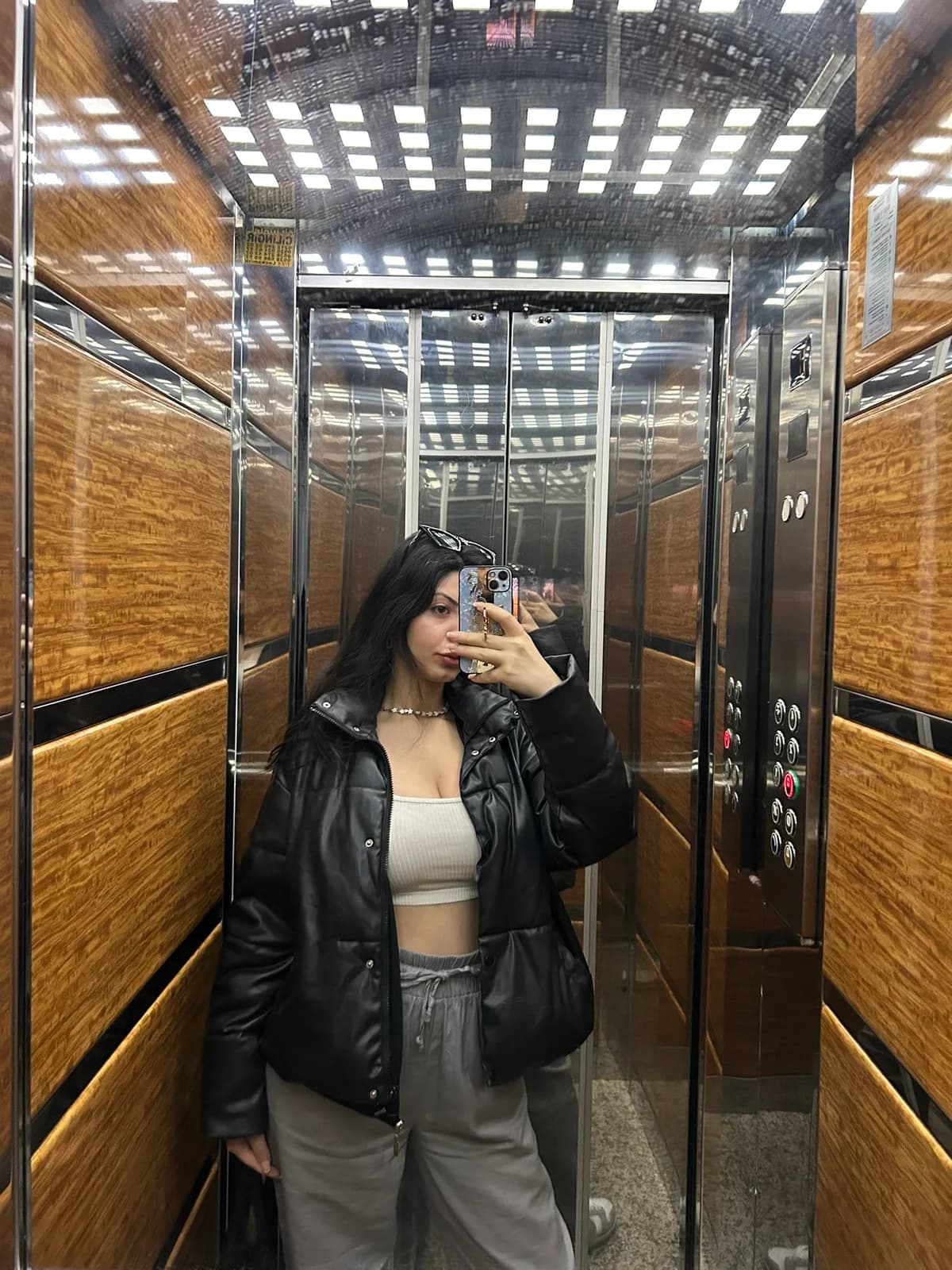 Cemre · 27 yaş · Beyoğlu bireysel masöz · Özbek masöz · profil fotoğrafı
